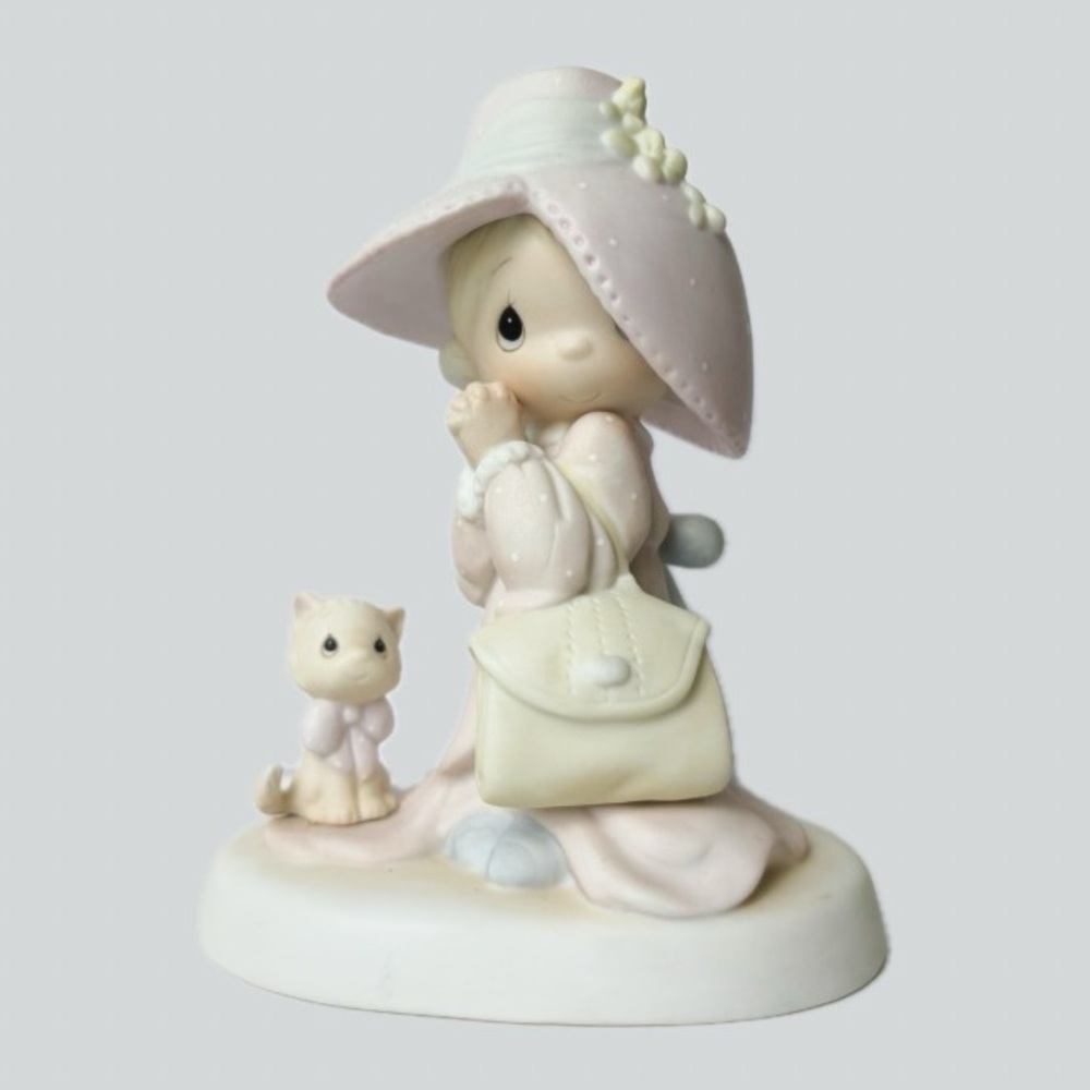 Precious Moments 1983 “To A Very Special Mom” Porcelain Figurine